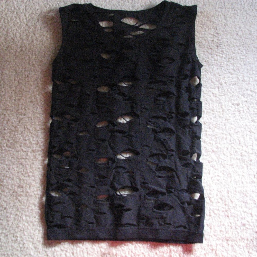 Distressed Black Top!